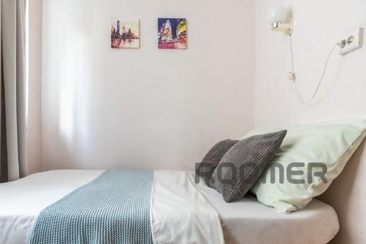 2 square meters near the shopping center, Novosibirsk - apartment by the day