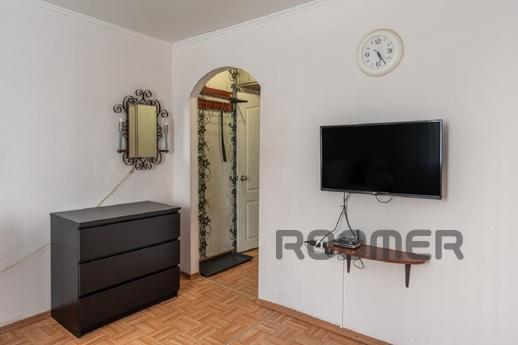 2 square meters near the shopping center, Novosibirsk - apartment by the day