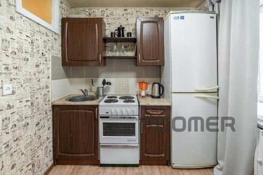 2 square meters near the shopping center, Novosibirsk - apartment by the day