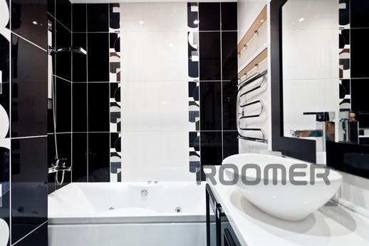 A huge apartment near the metro, Moscow - apartment by the day