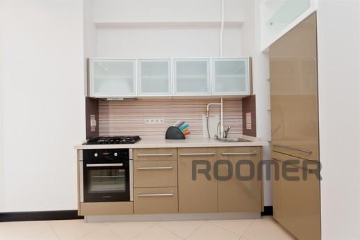 A huge apartment near the metro, Moscow - apartment by the day