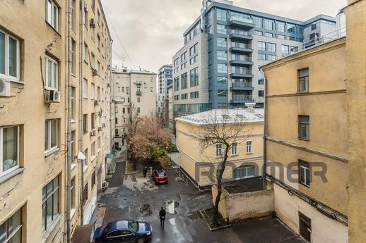 Daily street Staropimenovsky lane, Moscow - apartment by the day