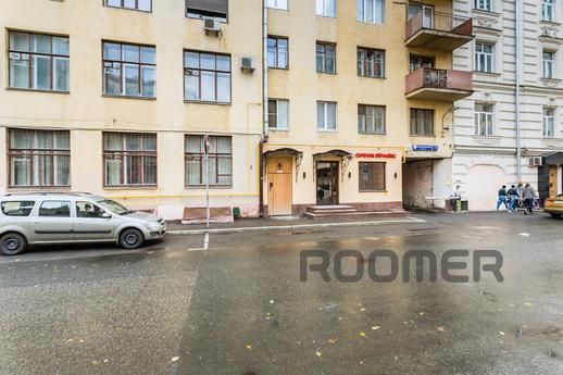 Daily street Staropimenovsky lane, Moscow - apartment by the day