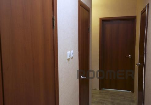 Cozy apartment with four bedrooms, Surgut - apartment by the day