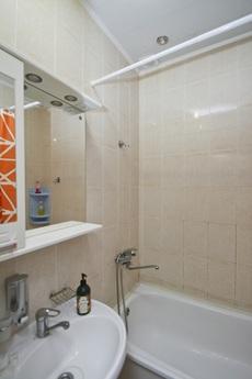 Cozy apartment with private facilities, Surgut - apartment by the day
