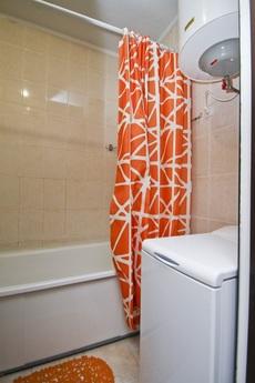 Cozy apartment with private facilities, Surgut - apartment by the day