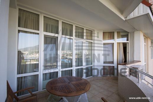 Daily LCD "Profesional" 5/2, Yalta - apartment by the day