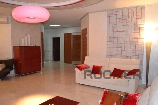 Daily LCD "Profesional" 7/2, Yalta - apartment by the day