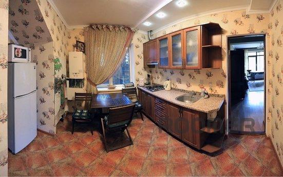 Daily South Legend 1, Yalta - apartment by the day