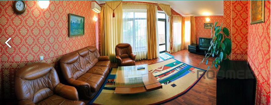 Daily South Legend 1, Yalta - apartment by the day