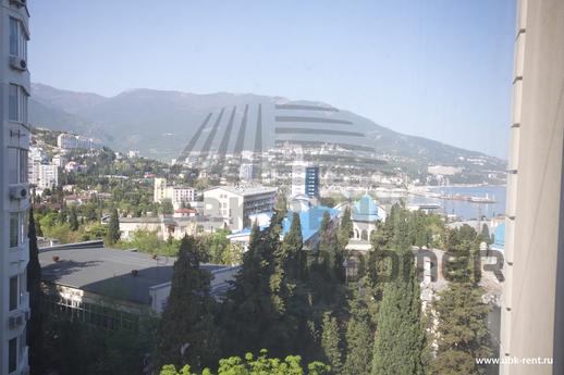 Daily LCD "Profesional" 4/2, Yalta - apartment by the day