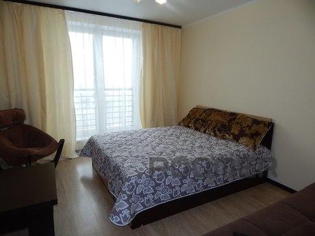 Rent daily and hourly 1-room apartment-studio, with the nece