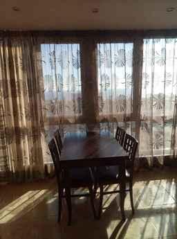 I will rent an apartment in a large area, Chernomorsk (Illichivsk) - apartment by the day