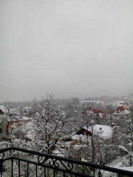Privatniy budinka at the center of the city in yakomu zdeyut