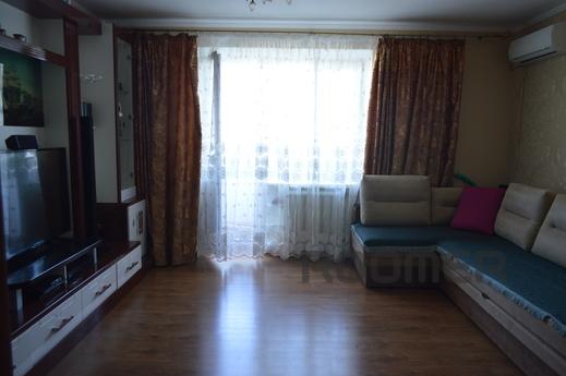 Park 36 from the 1th of July, Chernomorsk (Illichivsk) - apartment by the day