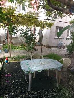 I'll rent the first one on top of the 2nd booth from the sea, Odessa - apartment by the day