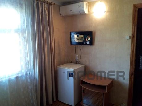 ZANDER. COZY HOUSE FOR TWO PERSONS, Sudak - apartment by the day