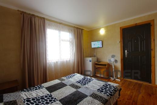 ZANDER. COZY HOUSE FOR TWO PERSONS, Sudak - apartment by the day