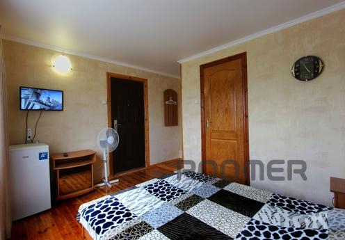 ZANDER. COZY HOUSE FOR TWO PERSONS, Sudak - apartment by the day