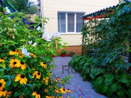 ZANDER. HOUSE NEAR THE SEA, Sudak - apartment by the day