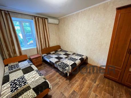 ZANDER. HOUSE NEAR THE SEA, Sudak - apartment by the day