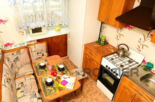 Very bright, warm and cozy apartment!, Nizhnekamsk - apartment by the day
