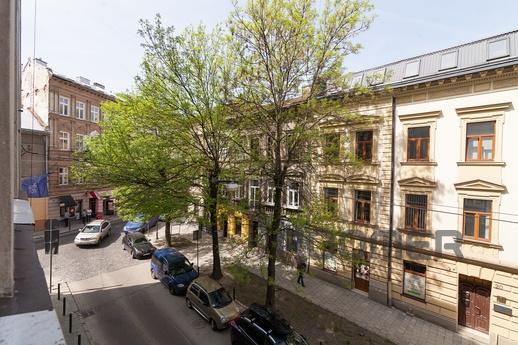 Cozy 1 bedroom apartment in the center, Lviv - apartment by the day