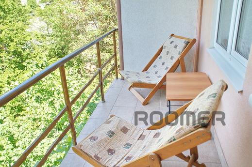 Daily South Coast Highway 16, Yalta - apartment by the day