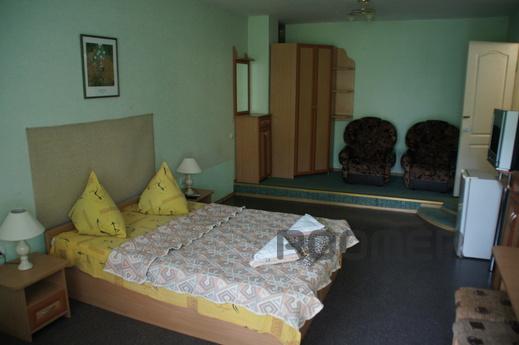 Daily South Coast Highway 16, Yalta - apartment by the day