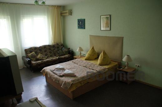Daily South Coast Highway 16, Yalta - apartment by the day