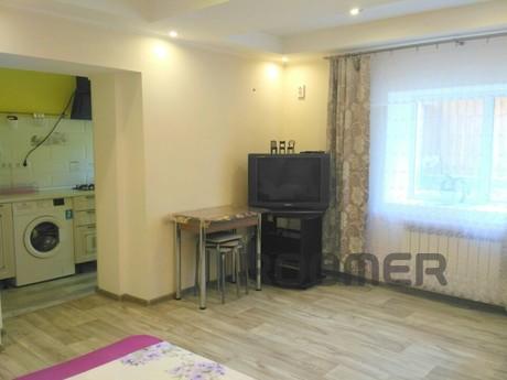 1kkv with a courtyard in the village Sun, Yalta - apartment by the day