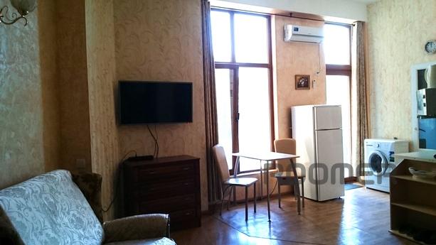 Room at Pushkin Alley, 3rd floor, Yalta - apartment by the day