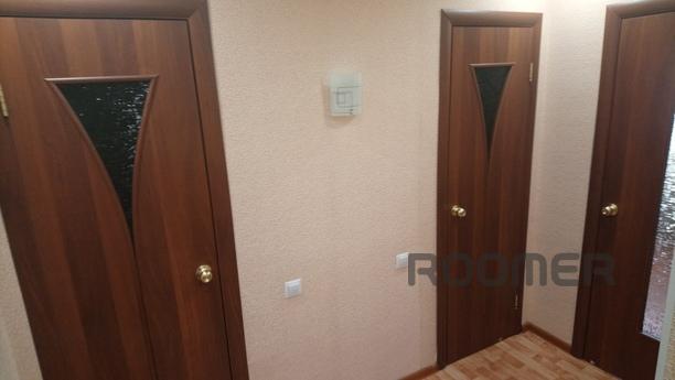 1 кв район Торгового Центра Кристалл, Тюмень - квартира посуточно