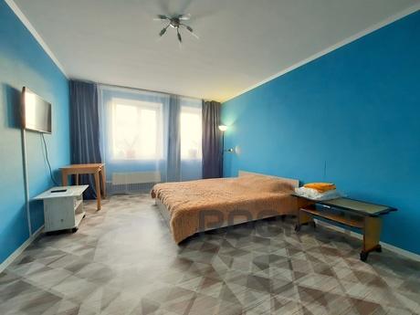 Cozy apartment near Planeta, Krasnoyarsk - apartment by the day