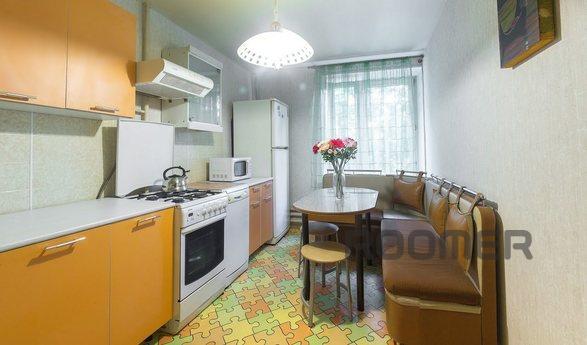 Cozy 1-kk apartment 5 minutes from the m, Moscow - apartment by the day