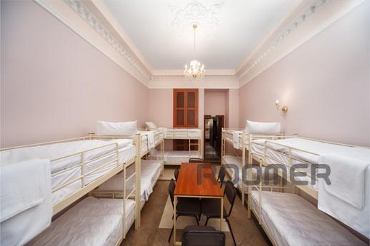 Novyi SUPUTERNIK hostel in the old town, Lviv - apartment by the day