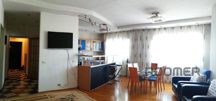 4-room apartment for rent, Novosibirsk - apartment by the day