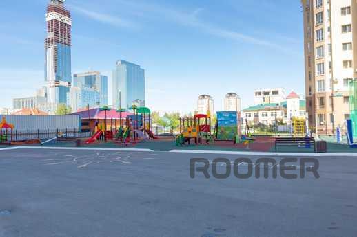 Great apartment in the center of the lef, Astana - apartment by the day
