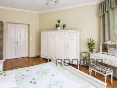 Quiet apartments in the center of Lviv, Lviv - apartment by the day