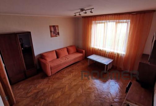 Квартира розташована в парковій зоні, за 7 хв ходьби до ринк