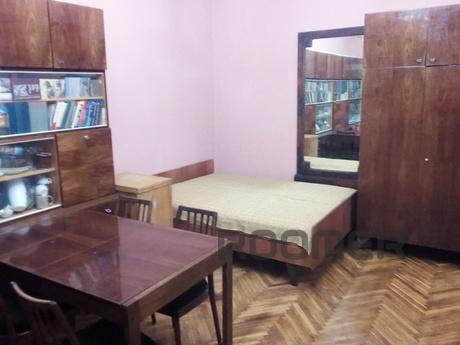 Rent a 2-room apartment in the center, Marshal Bazhanov St. 