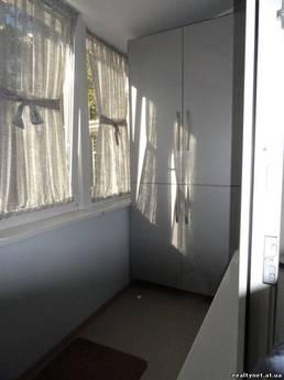 Novoberegovaya, 1 bedroom, Odessa - apartment by the day