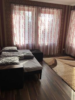 3-rooms. daily. Uzhhorod-pl. Sh. Petofi, Uzhhorod - apartment by the day