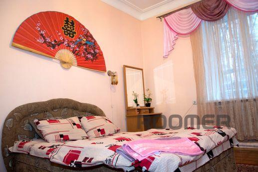 Convenient location, next stop, market, cafe, restaurant, lo