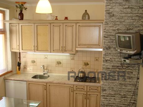 Rent a house in the center of Yalta from, Yalta - apartment by the day