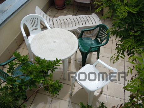 Rent a house in the center of Yalta from, Yalta - apartment by the day