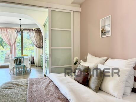 Apartments in the new Zazerkalye complex, Yalta - apartment by the day