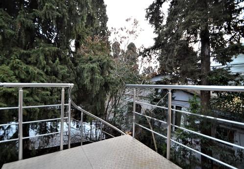Studio in center of Yalta with parking, Yalta - apartment by the day
