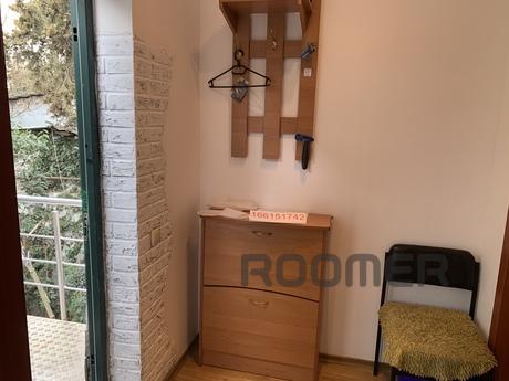Studio in center of Yalta with parking, Yalta - apartment by the day