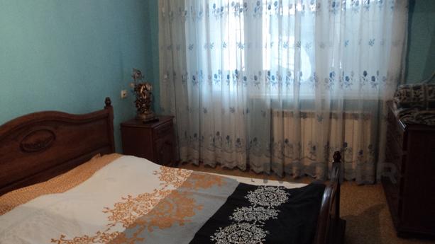 VIP 3 -bedroom apartment, Uzhhorod - apartment by the day